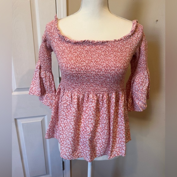 Forever 21 Pink Floral Smocked Off-Shoulder Peplum Top Juniors Size Medium - Picture 2 of 6
